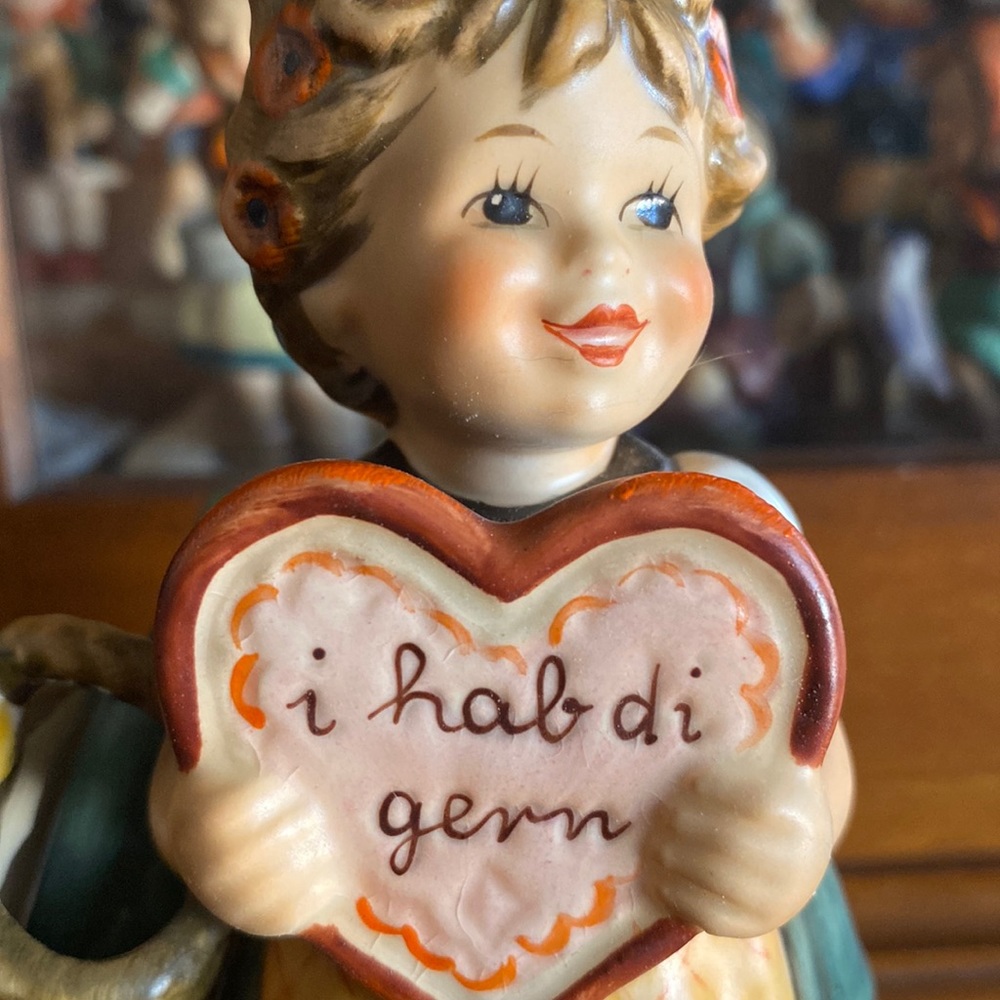 🧡TM5 ‘Valentine Gift’ Hummel Goebel #387